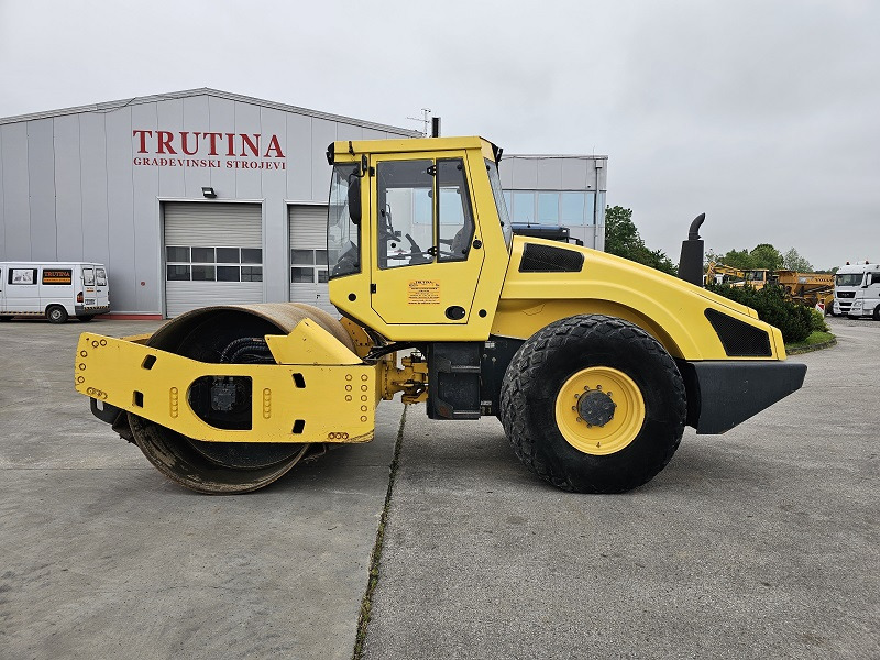 BOMAG BW213DH-4 - مدماج: صور 1 BOMAG BW213DH-4 - مدماج: صور 1