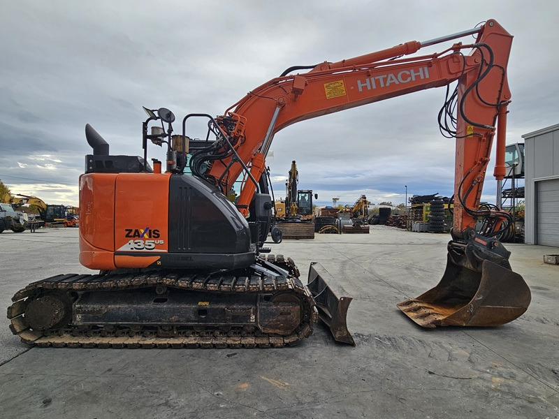 HITACHI ZX135US-6 - آلات البناء: صور 4 HITACHI ZX135US-6 - آلات البناء: صور 4