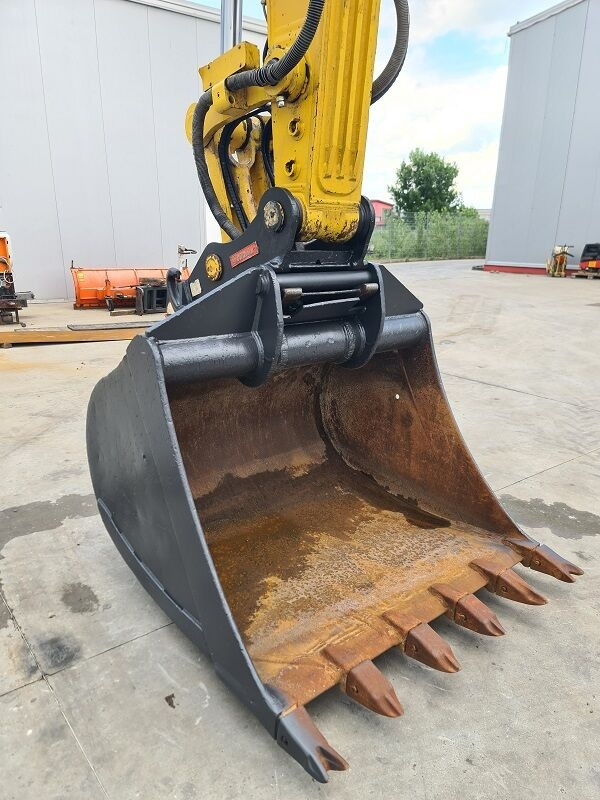حفارات زحافة Komatsu PC240NLC-11: صور 16