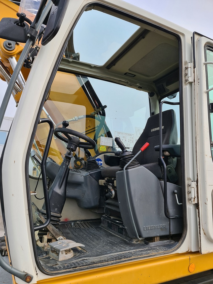 آلات البناء LIEBHERR A316: صور 9