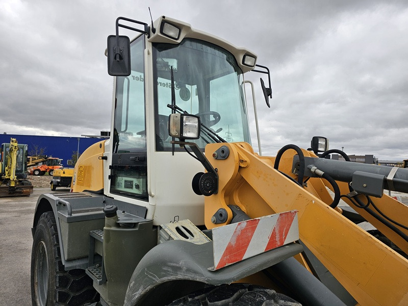 اللودر بعجل LIEBHERR L514: صور 8 اللودر بعجل LIEBHERR L514: صور 8