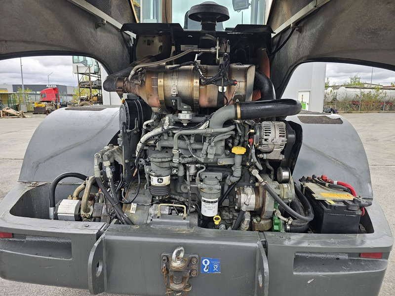 اللودر بعجل LIEBHERR L514: صور 17 اللودر بعجل LIEBHERR L514: صور 17