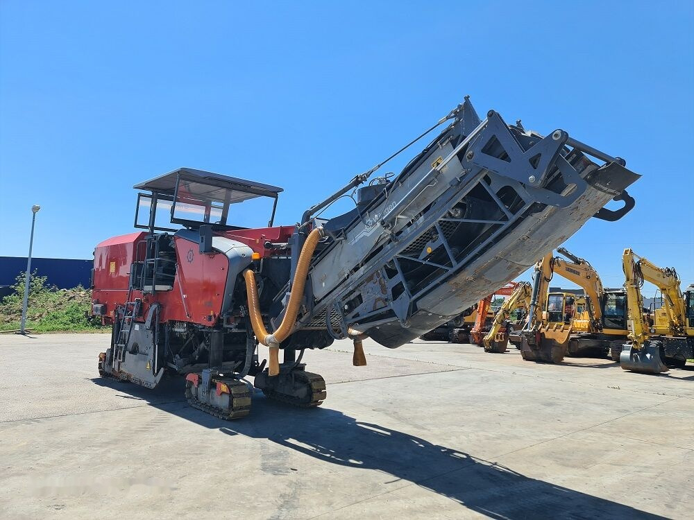 ماكينات لصقل الأسفلت Wirtgen W210: صور 6