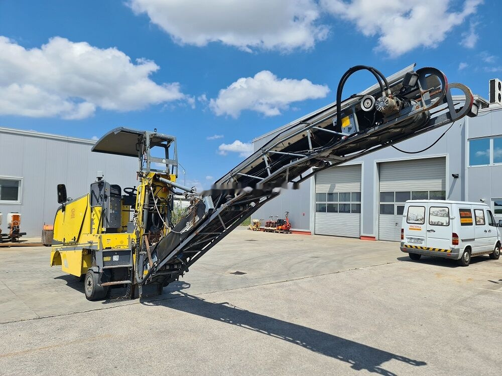 Wirtgen W50 - ماكينات لصقل الأسفلت: صور 2 Wirtgen W50 - ماكينات لصقل الأسفلت: صور 2