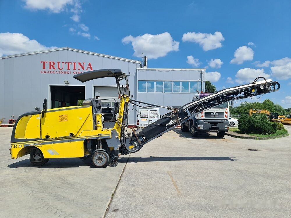 Wirtgen W50 - ماكينات لصقل الأسفلت: صور 1 Wirtgen W50 - ماكينات لصقل الأسفلت: صور 1