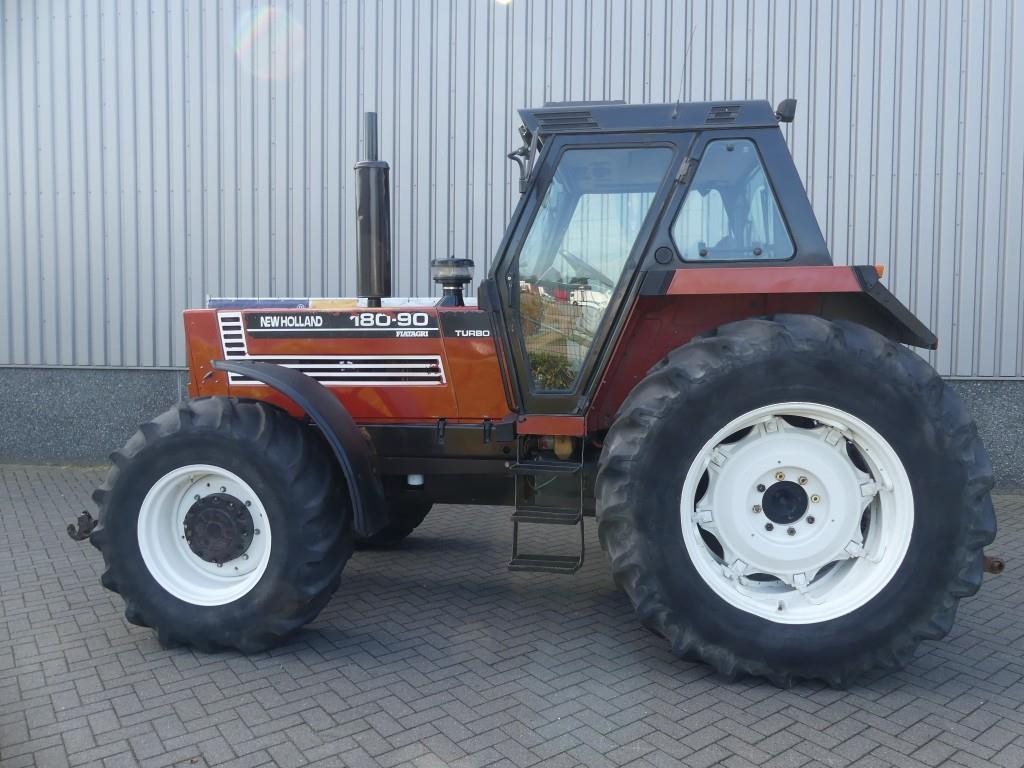Fiat New Holland 180-90 4WD - جرار: صور 4 Fiat New Holland 180-90 4WD - جرار: صور 4