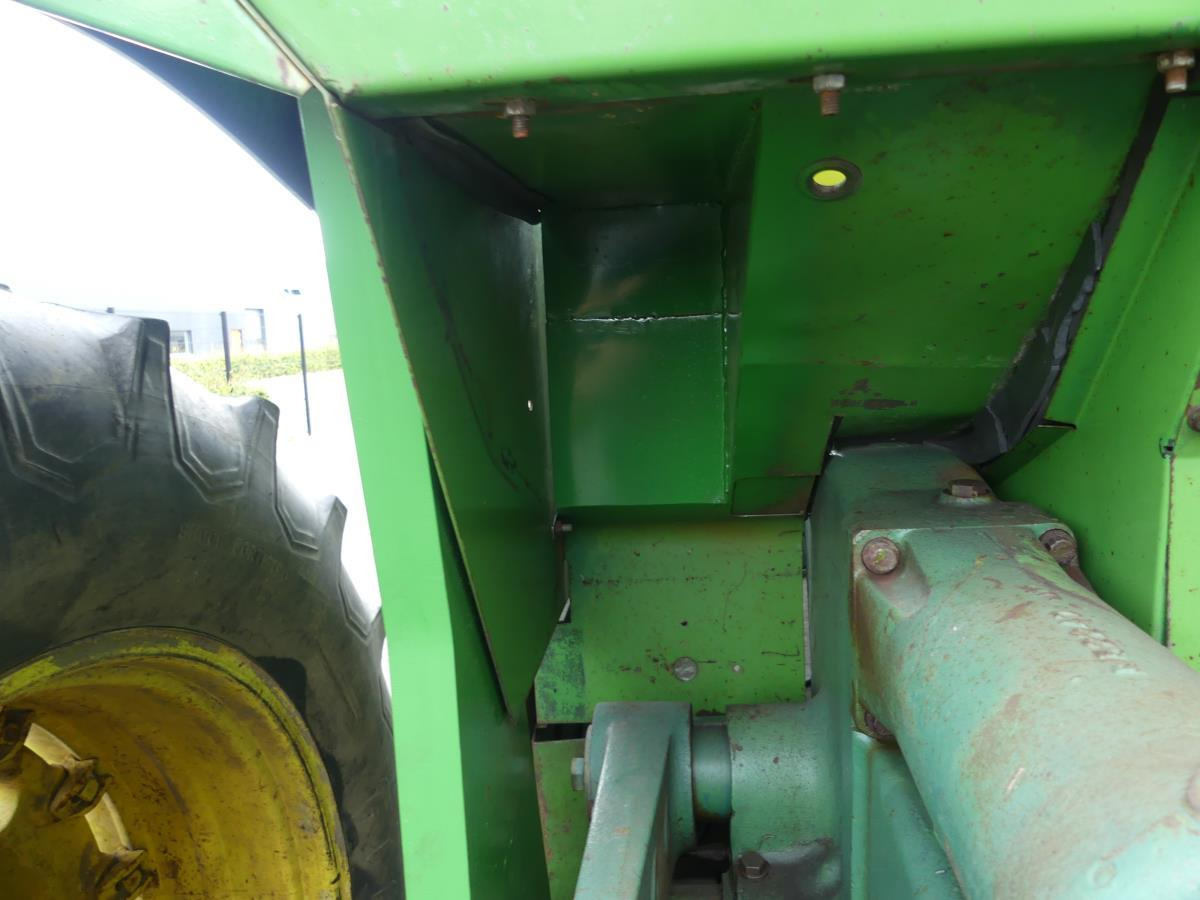 جرار John-Deere 6030: صور 16