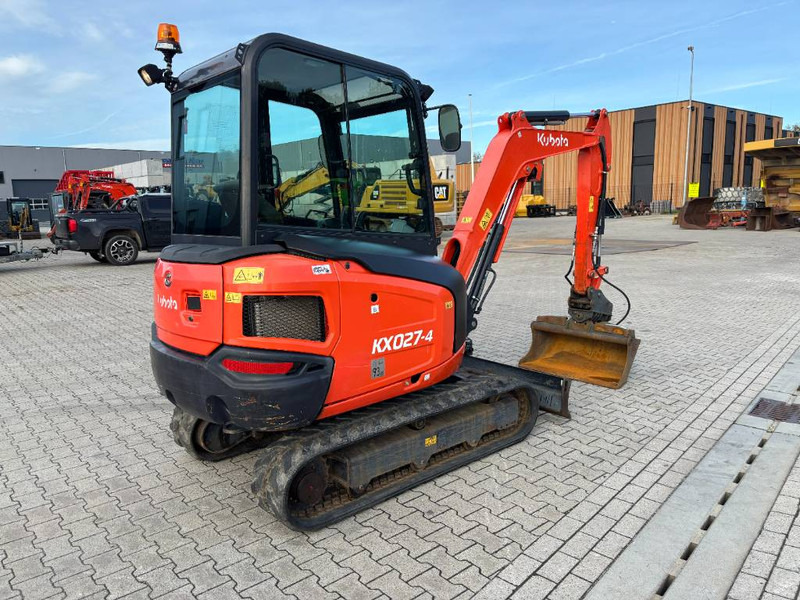 Kubota KX 027-4 - حفارة مصغرة: صور 3 Kubota KX 027-4 - حفارة مصغرة: صور 3