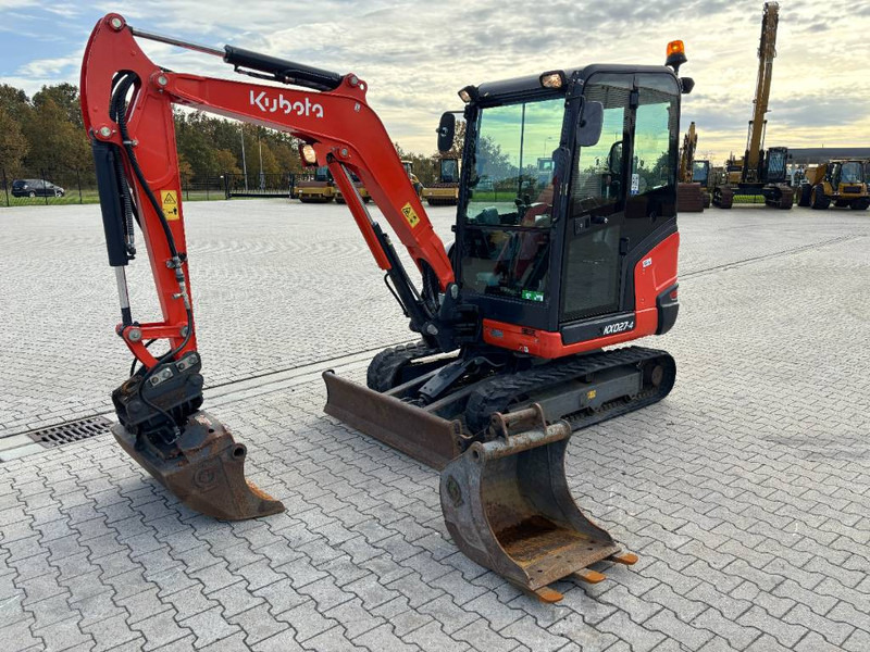 Kubota KX 027-4 - حفارة مصغرة: صور 1 Kubota KX 027-4 - حفارة مصغرة: صور 1