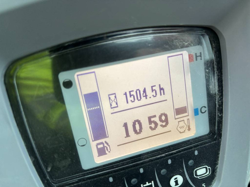 Kubota KX 037-4 - حفارة مصغرة: صور 5 Kubota KX 037-4 - حفارة مصغرة: صور 5