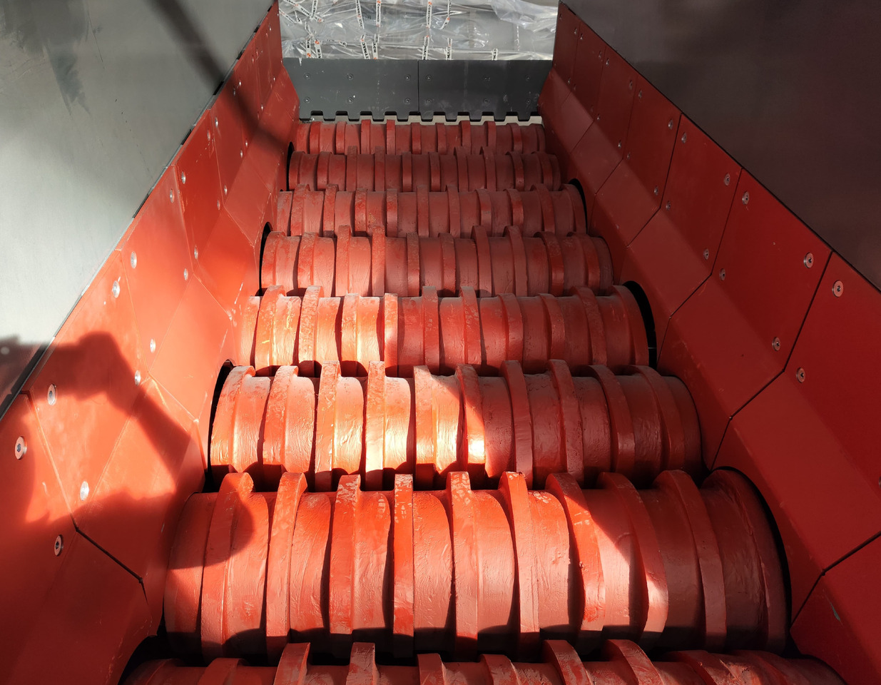 CONSTMACH Hochleistungs-WOBBLER-FEEDER – Die Ideale Lösung für Gleichmäßige und Kontrollierte Materialzufuhr - ماكينات التعدين: صور 2 CONSTMACH Hochleistungs-WOBBLER-FEEDER – Die Ideale Lösung für Gleichmäßige und Kontrollierte Materialzufuhr - ماكينات التعدين: صور 2