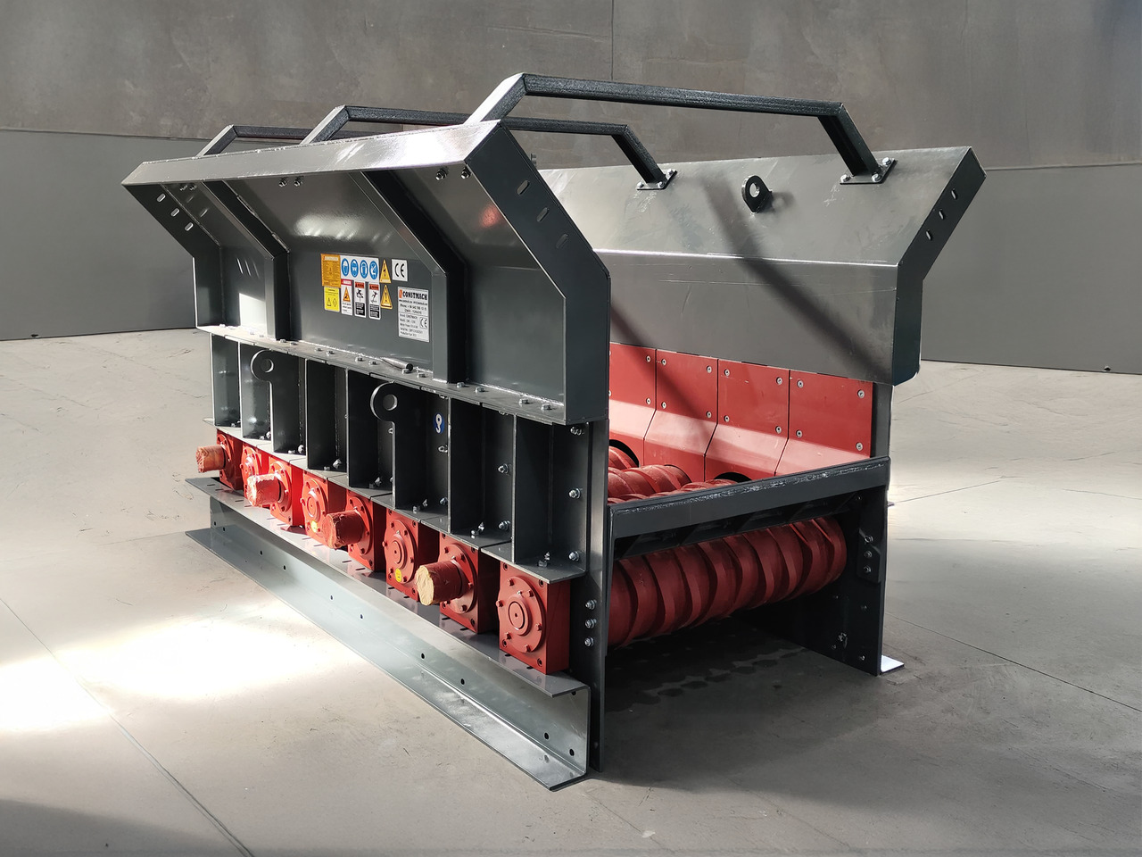 CONSTMACH Hochleistungs-WOBBLER-FEEDER – Die Ideale Lösung für Gleichmäßige und Kontrollierte Materialzufuhr - ماكينات التعدين: صور 3 CONSTMACH Hochleistungs-WOBBLER-FEEDER – Die Ideale Lösung für Gleichmäßige und Kontrollierte Materialzufuhr - ماكينات التعدين: صور 3