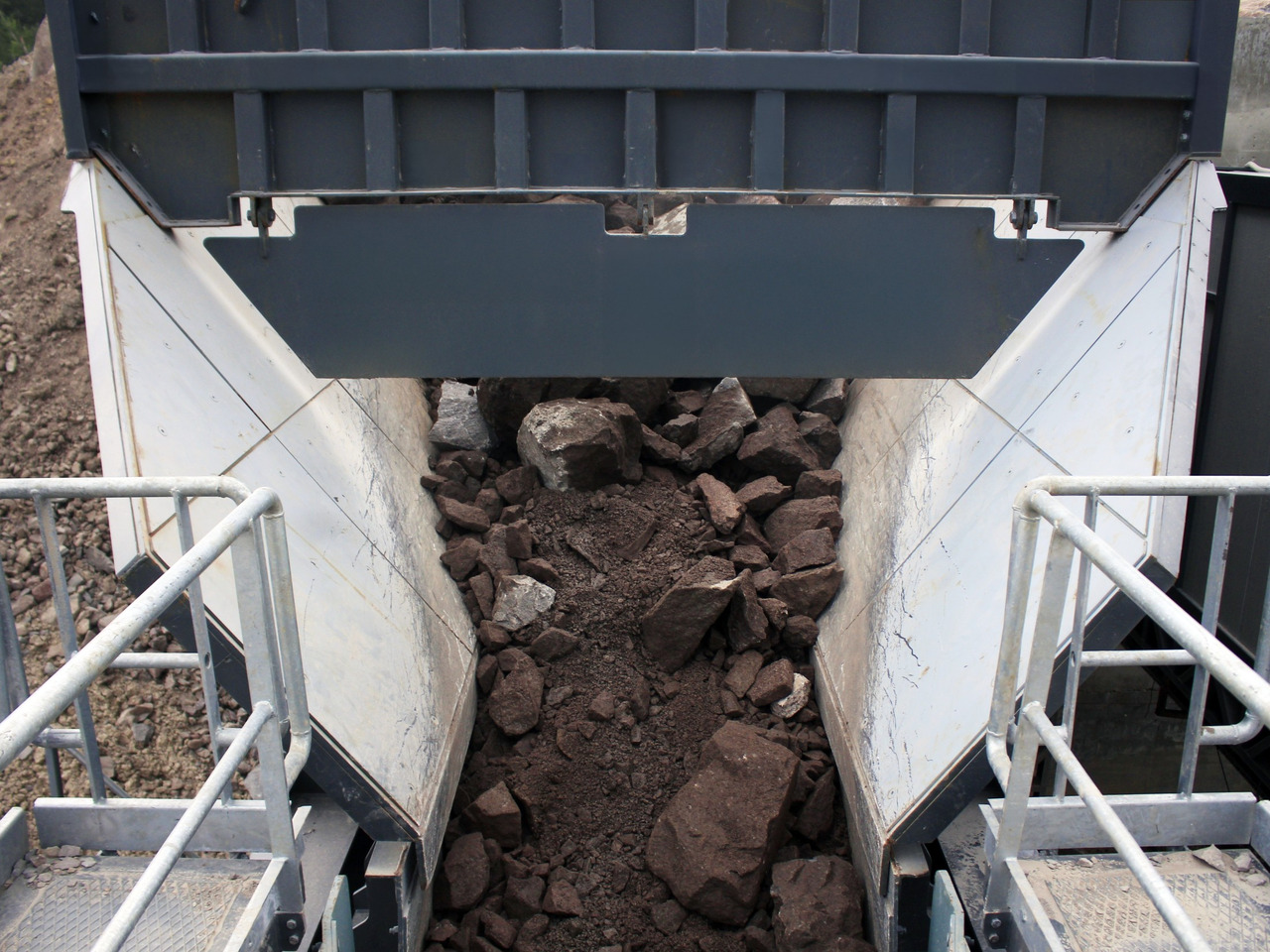 Constmach Alimentateur Vibrant Bunker Dans Des Capacités de 80 à 500 Tonnes - ماكينات التعدين: صور 2 Constmach Alimentateur Vibrant Bunker Dans Des Capacités de 80 à 500 Tonnes - ماكينات التعدين: صور 2