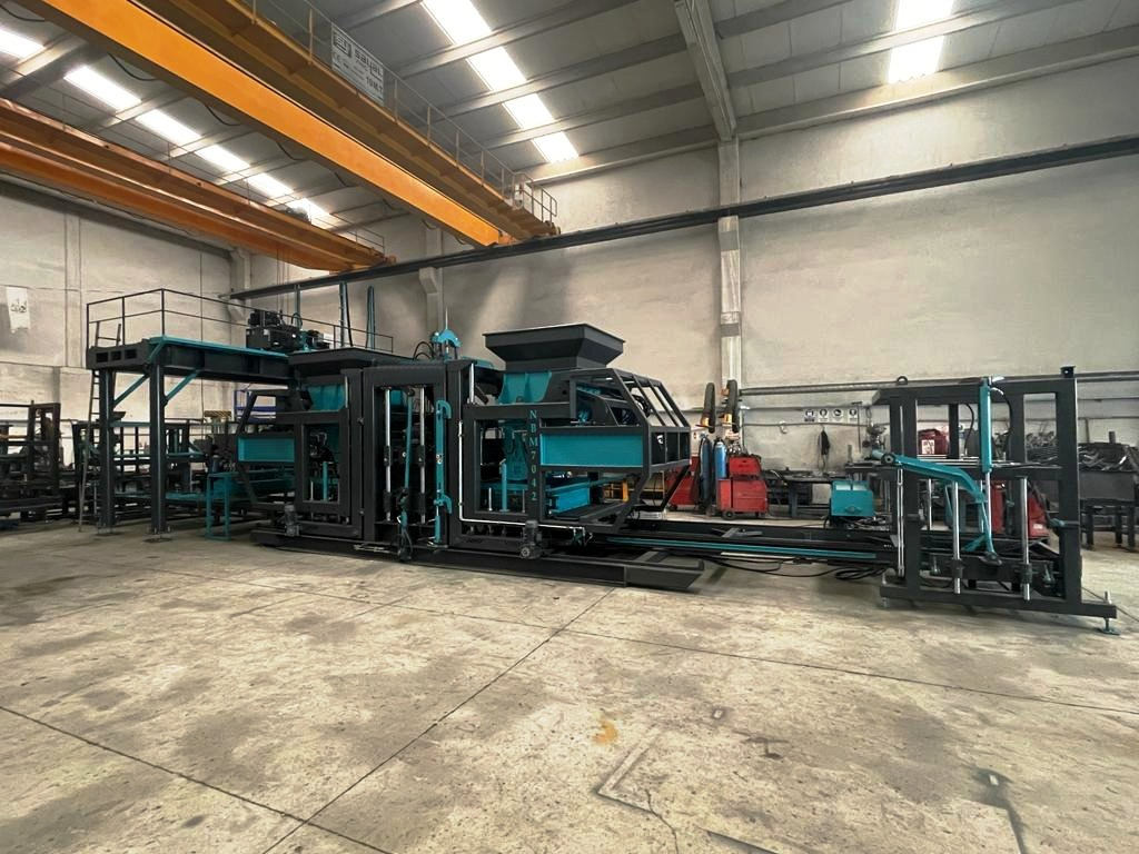 Constmach BS-20 Concrete Block Making Machine 2 Year Warranty - ماكينة البلوك: صور 2 Constmach BS-20 Concrete Block Making Machine 2 Year Warranty - ماكينة البلوك: صور 2