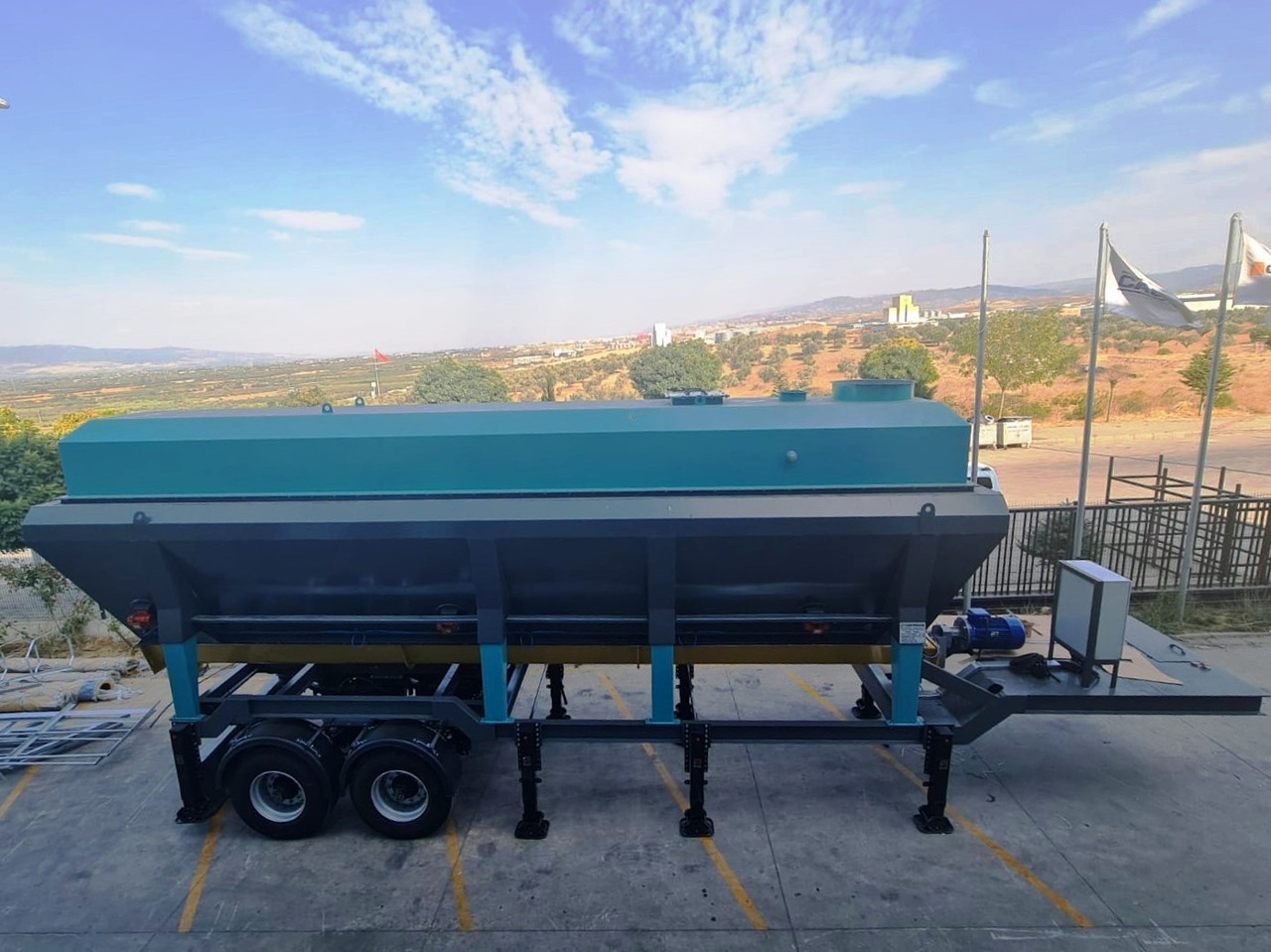 Constmach Mobile Cement Silo (Horizontal Cement Silo) - خزان الأسمنت: صور 2 Constmach Mobile Cement Silo (Horizontal Cement Silo) - خزان الأسمنت: صور 2