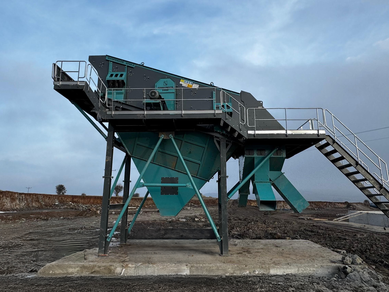 Constmach Vibrating Screen Systems 70-95 Tph 2-3-4 Stages 1200x4000 Mm - غربال: صور 1 Constmach Vibrating Screen Systems 70-95 Tph 2-3-4 Stages 1200x4000 Mm - غربال: صور 1