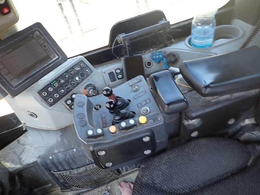 اللودر بعجل CAT 988K: صور 21 اللودر بعجل CAT 988K: صور 21