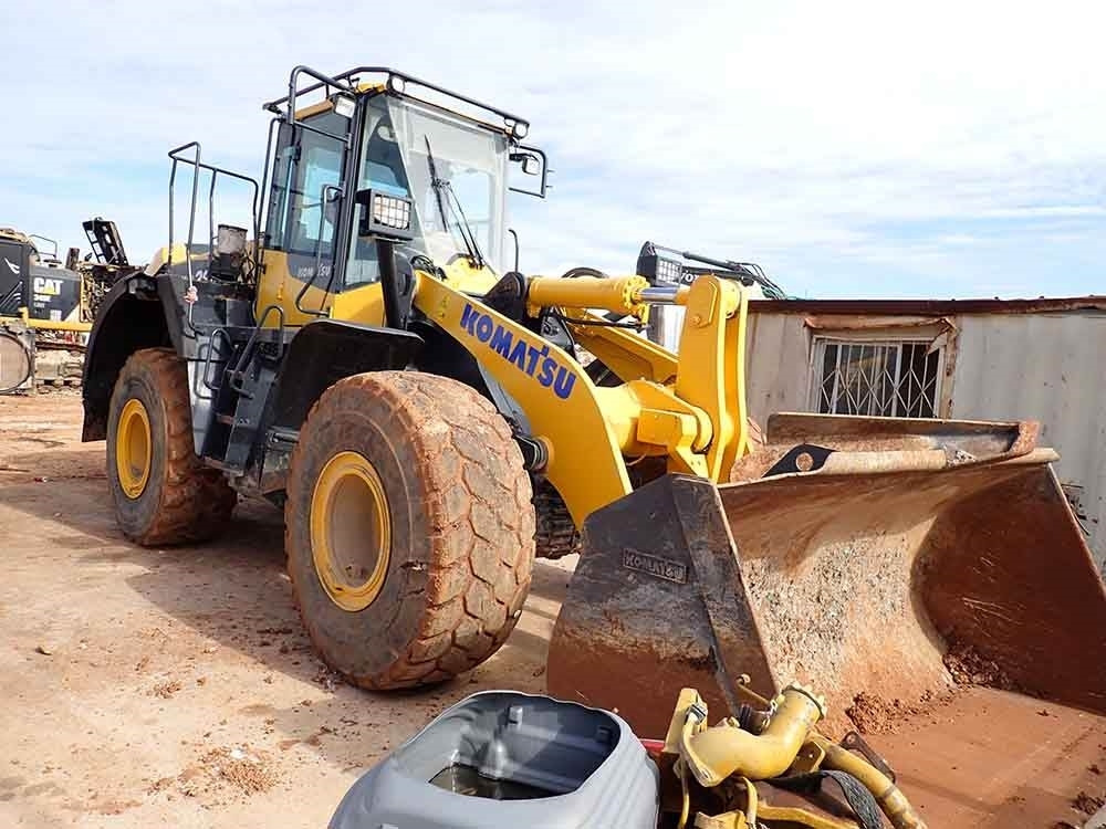 Komatsu WA380-8 - اللودر بعجل: صور 1 Komatsu WA380-8 - اللودر بعجل: صور 1