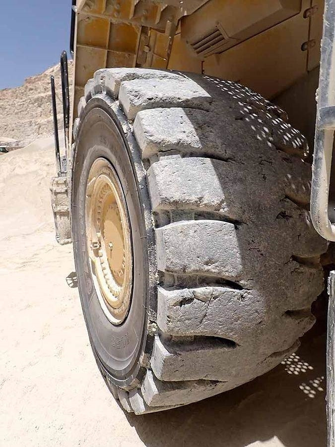 اللودر بعجل Komatsu WA600-8EO: صور 13