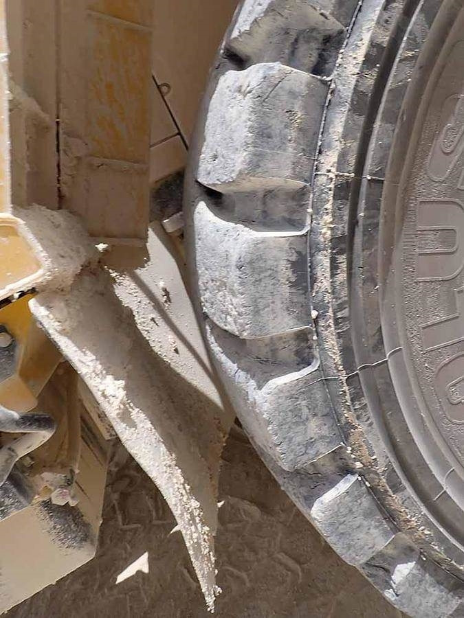 اللودر بعجل Komatsu WA600-8EO: صور 23
