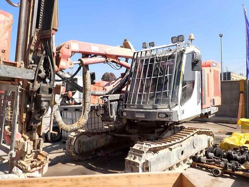 Sandvik DX800 - آلة حفر: صور 1 Sandvik DX800 - آلة حفر: صور 1