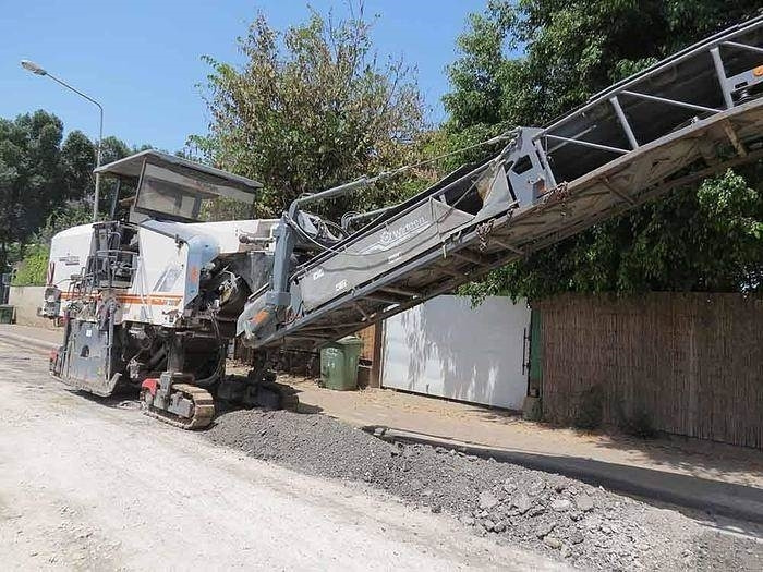 Wirtgen W200 - ماكينات لصقل الأسفلت: صور 1 Wirtgen W200 - ماكينات لصقل الأسفلت: صور 1