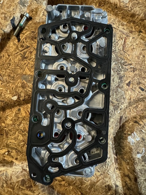 ZF Ventilblock TRAXON Getriebe 0501330550 - علبة التروس و قطع الغيار - شاحنة: صور 5 ZF Ventilblock TRAXON Getriebe 0501330550 - علبة التروس و قطع الغيار - شاحنة: صور 5