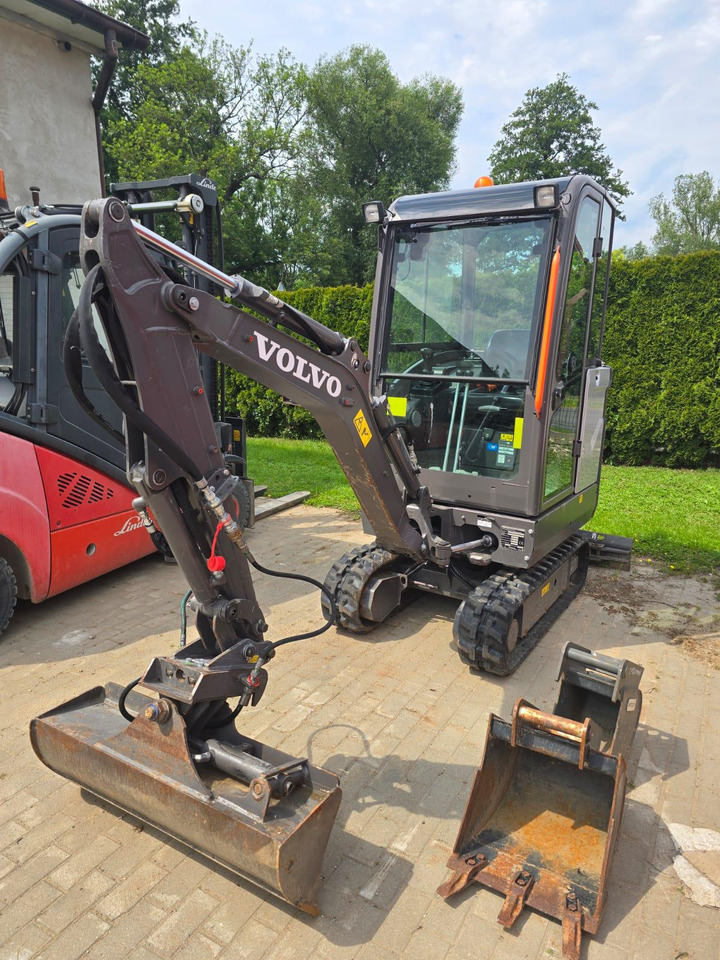 VOLVO EC 18 E - حفارة مصغرة: صور 1 VOLVO EC 18 E - حفارة مصغرة: صور 1