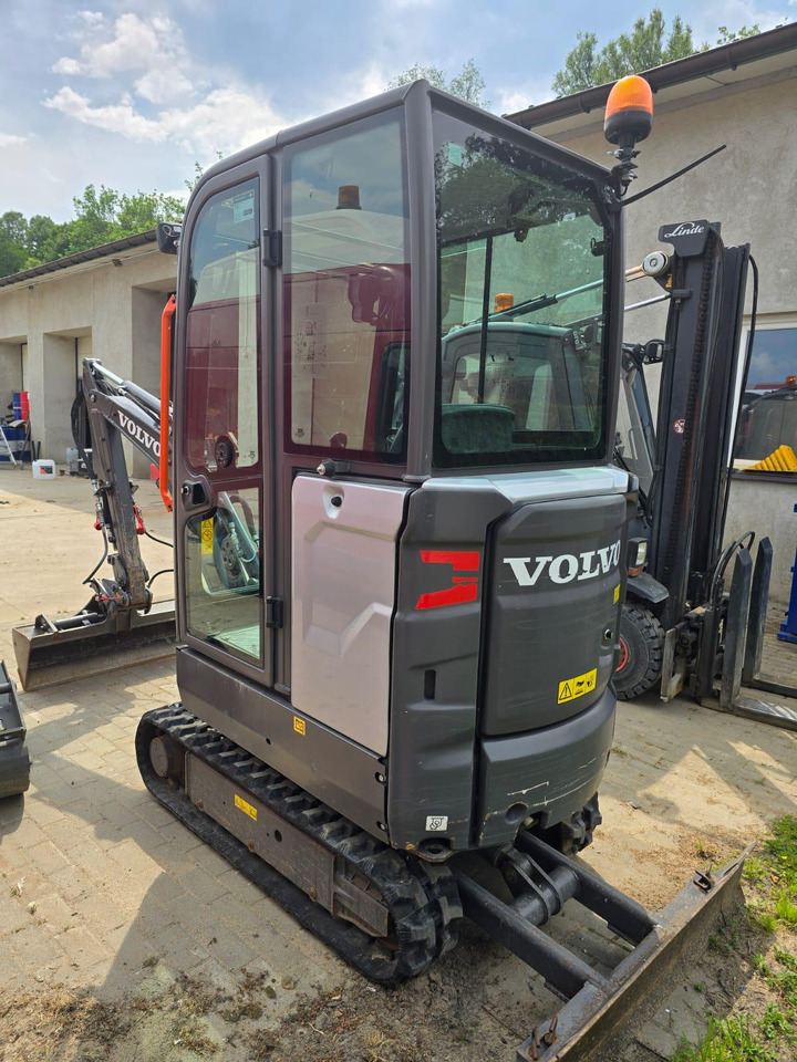 VOLVO EC 18 E - حفارة مصغرة: صور 4 VOLVO EC 18 E - حفارة مصغرة: صور 4