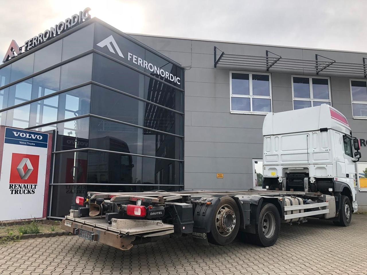 DAF XF460SSC Lenk/Lift*LBW*Standkl*Mega*NeueKuppl. - شاحنات الحاويات/ جسم علوي قابل للتغيير شاحنة: صور 4 DAF XF460SSC Lenk/Lift*LBW*Standkl*Mega*NeueKuppl. - شاحنات الحاويات/ جسم علوي قابل للتغيير شاحنة: صور 4