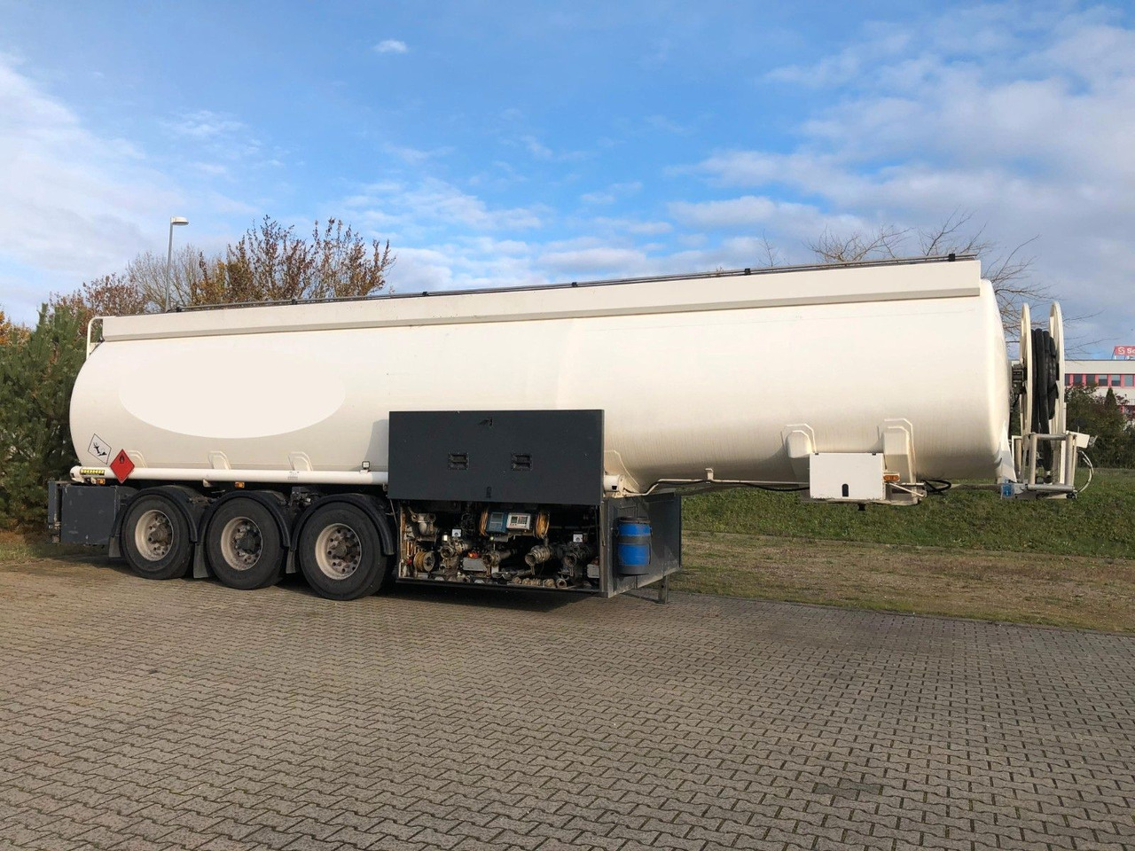 ROHR TAL-A-ZE 4Kammern*ADR*BENZIN*DIESEL*HEIZÖL - نصف مقطورة صهريج: صور 3 ROHR TAL-A-ZE 4Kammern*ADR*BENZIN*DIESEL*HEIZÖL - نصف مقطورة صهريج: صور 3