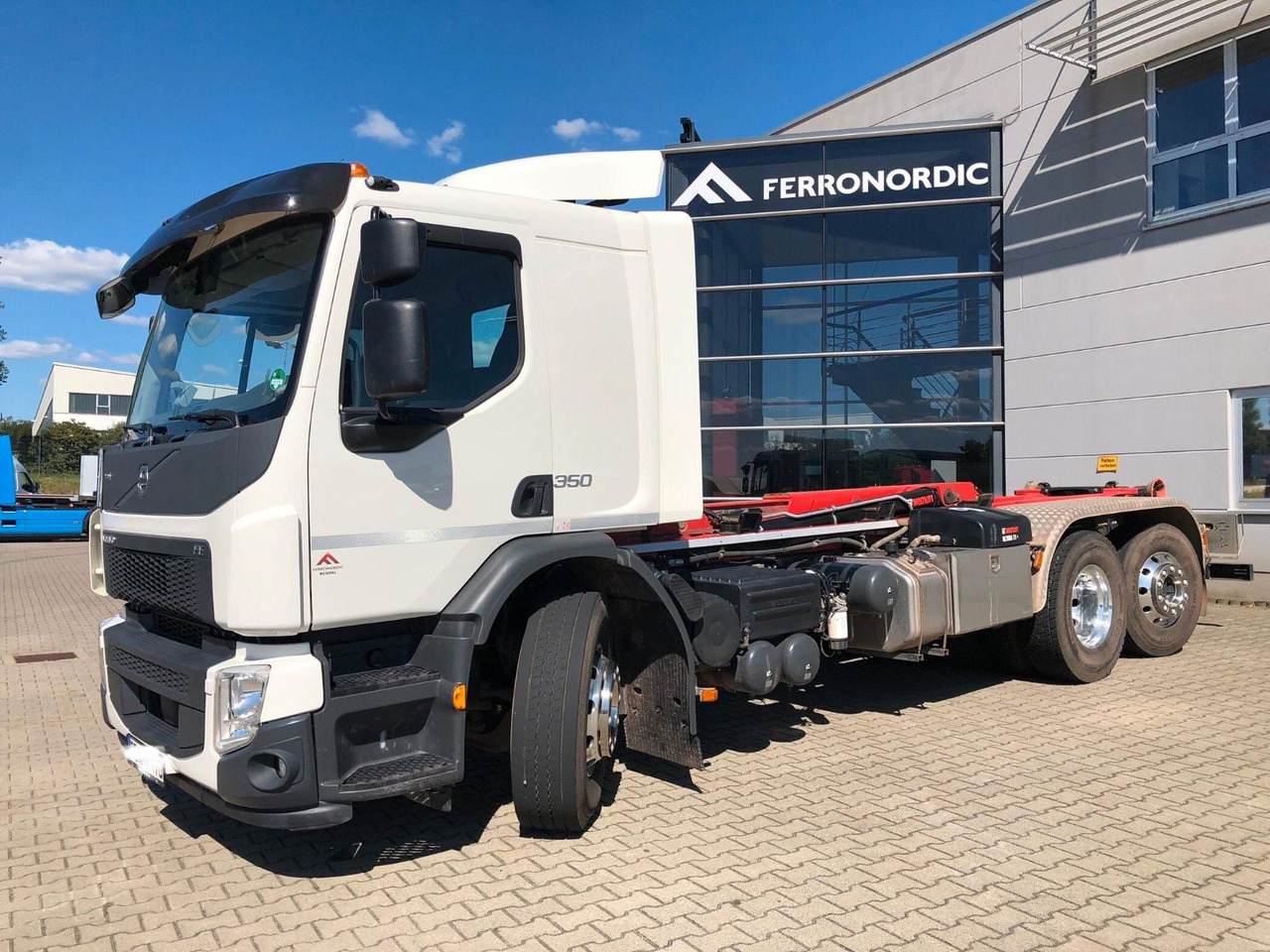 Volvo FE 350 6x2 Lenkachse*Alufelgen*HIAB*AHK*Klima - شاحنة ذات الخطاف: صور 2 Volvo FE 350 6x2 Lenkachse*Alufelgen*HIAB*AHK*Klima - شاحنة ذات الخطاف: صور 2