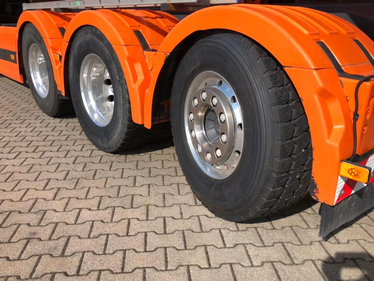 Volvo FH460 8x4 Tridem*TopZustand*excellent condition - قلابات: صور 2 Volvo FH460 8x4 Tridem*TopZustand*excellent condition - قلابات: صور 2