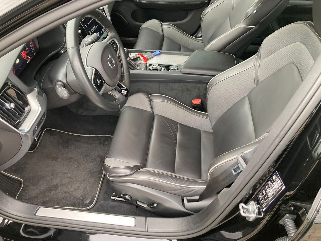 Volvo S60 T5 Lim. R-Design Volvo S60 T5 Lim. R-Design - سيدان: صور 4 Volvo S60 T5 Lim. R-Design Volvo S60 T5 Lim. R-Design - سيدان: صور 4