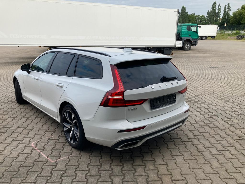 Volvo V60 T6 AWD R-Design Expression Recharge Plug-In Volvo V60 T6 AWD R-Design Expression Recharge Plug-In - سيارة ستيشن: صور 3 Volvo V60 T6 AWD R-Design Expression Recharge Plug-In Volvo V60 T6 AWD R-Design Expression Recharge Plug-In - سيارة ستيشن: صور 3