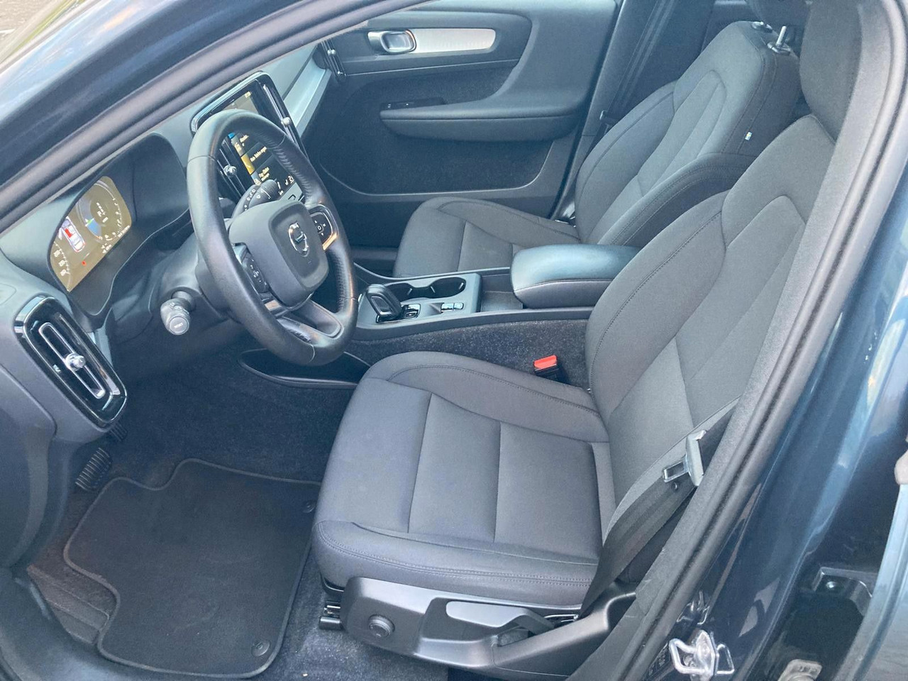 Volvo XC 40 T4 Inscription Expr. Recharge Plug-In Hyb - سيارة دفع رباعي: صور 5 Volvo XC 40 T4 Inscription Expr. Recharge Plug-In Hyb - سيارة دفع رباعي: صور 5