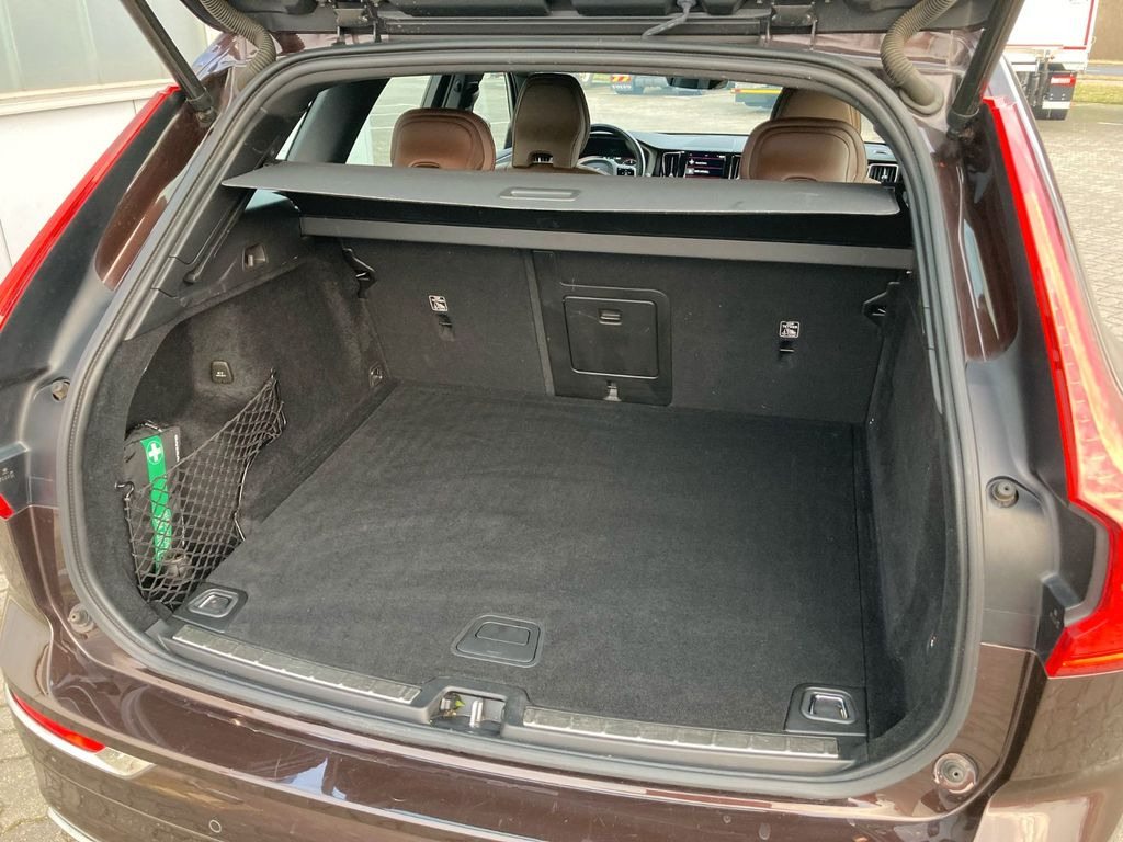 تأجير Volvo XC 60 B5 Inscription AWD (Diesel)  Volvo XC 60 B5 Inscription AWD (Diesel): صور 8