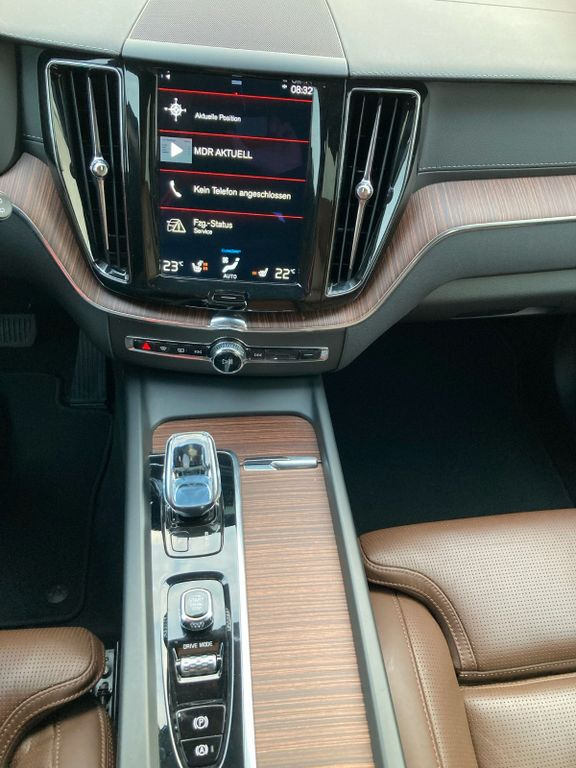تأجير Volvo XC 60 B5 Inscription AWD (Diesel)  Volvo XC 60 B5 Inscription AWD (Diesel): صور 15