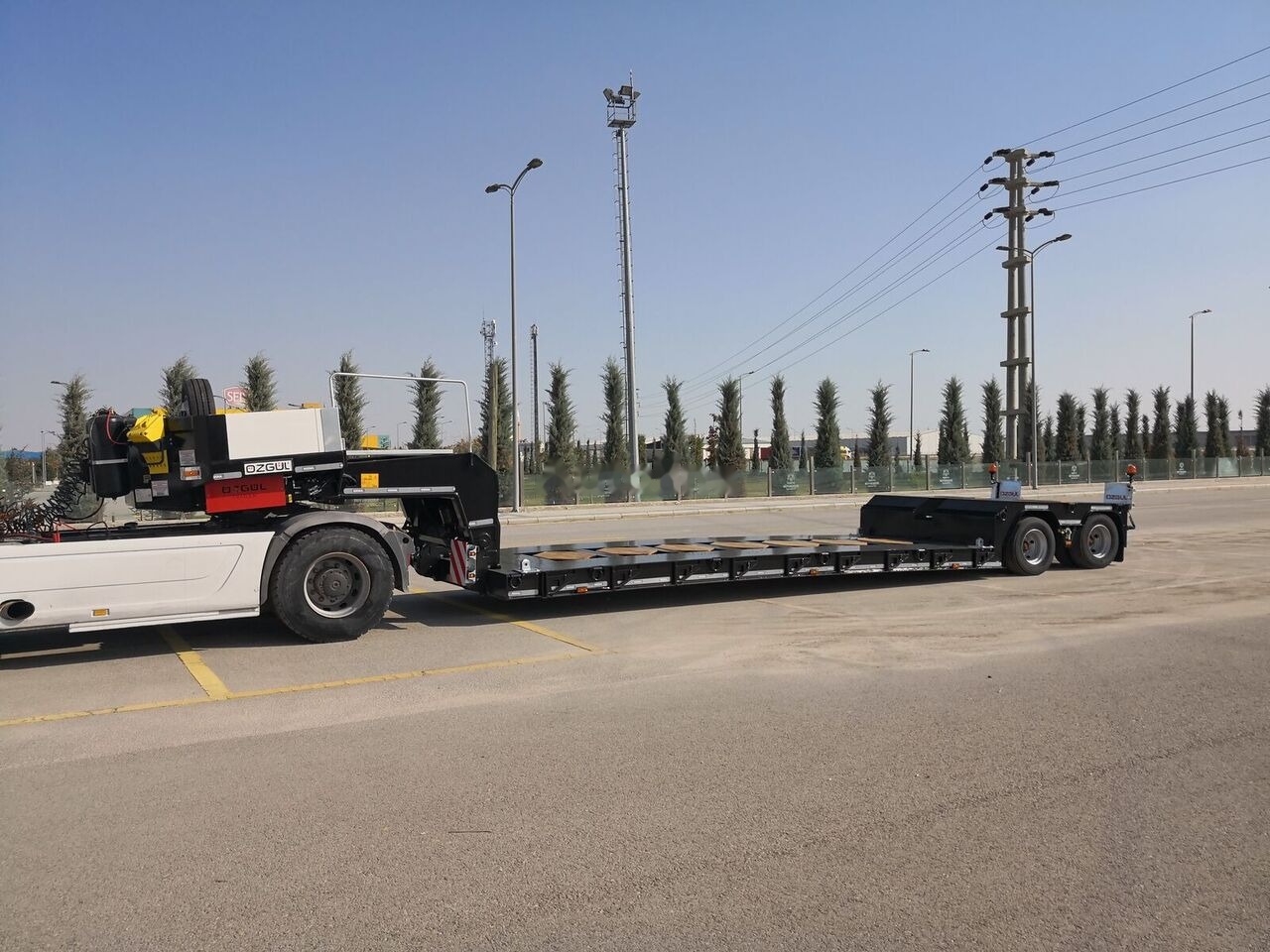 Özgül 2 AXLE LOW LOADER SEMI TRAILER - عربة مسطحة منخفضة نصف مقطورة: صور 2 Özgül 2 AXLE LOW LOADER SEMI TRAILER - عربة مسطحة منخفضة نصف مقطورة: صور 2