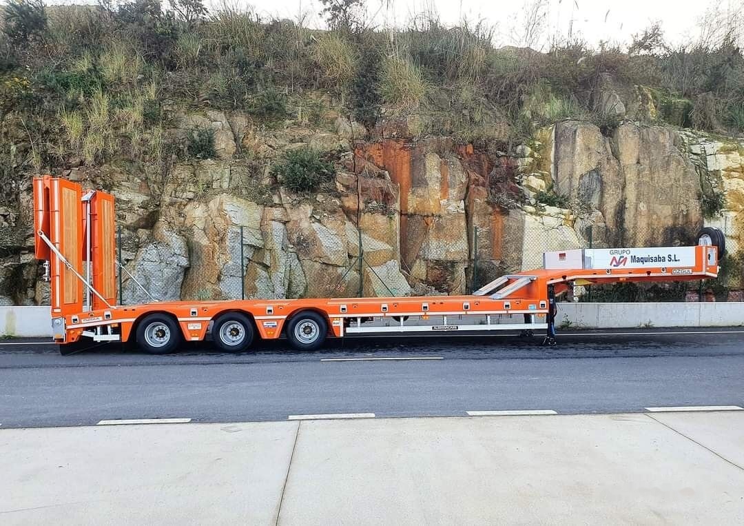 Özgül 3 AXE LOWBED SEMI TRAILER - عربة مسطحة منخفضة نصف مقطورة: صور 2 Özgül 3 AXE LOWBED SEMI TRAILER - عربة مسطحة منخفضة نصف مقطورة: صور 2