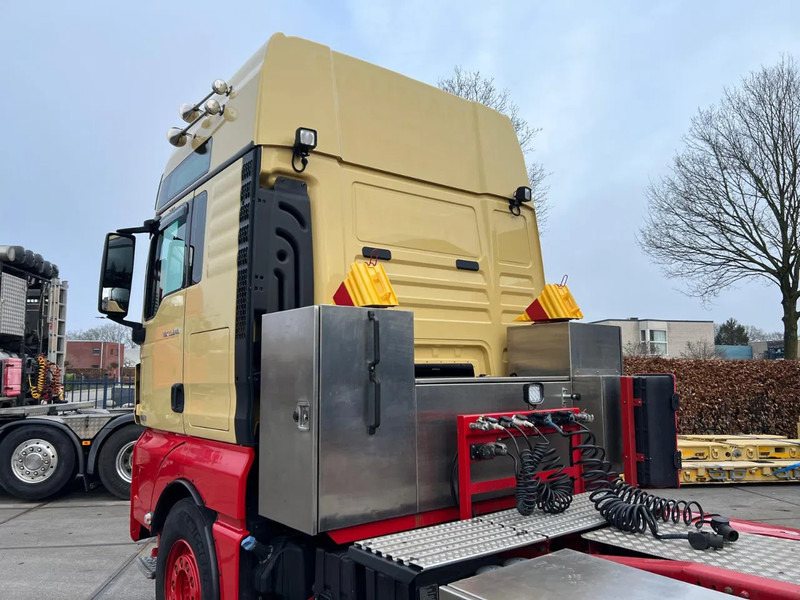 MAN TGX 33.640 6x4 BBS - شاحنة جرار: صور 5 MAN TGX 33.640 6x4 BBS - شاحنة جرار: صور 5