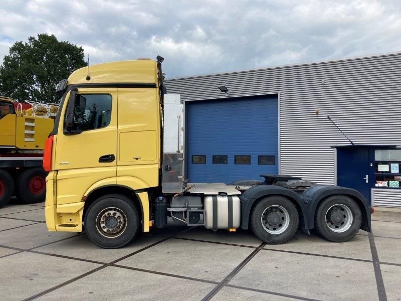 Mercedes-Benz Actros 3351 6x4 - شاحنة جرار: صور 4 Mercedes-Benz Actros 3351 6x4 - شاحنة جرار: صور 4