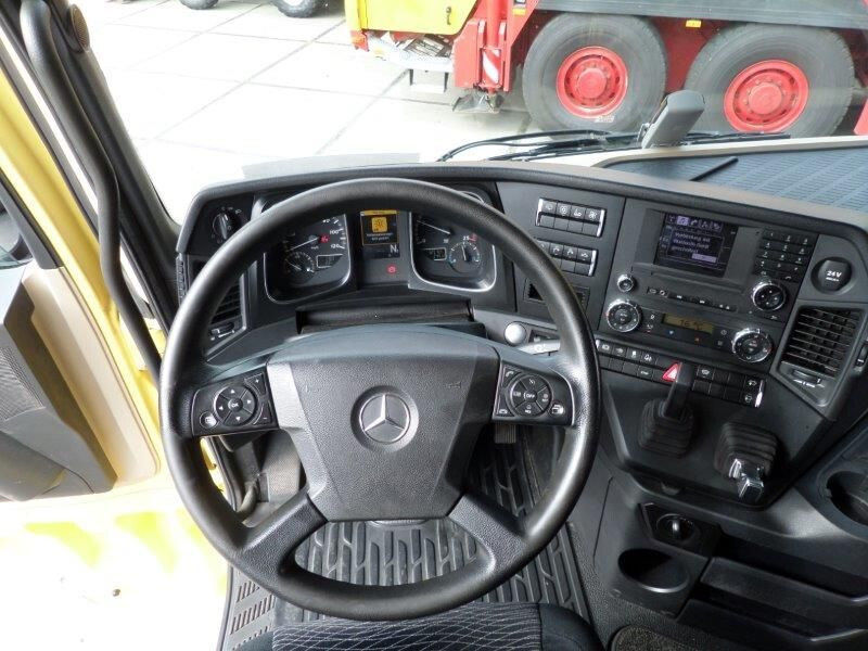 Interior photo 1: شاحنة جرار Mercedes-Benz Actros 3351 6x4