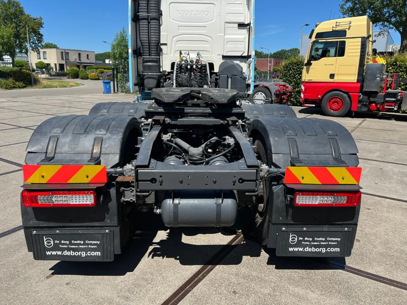 Volvo FH 16.750 6x4 - شاحنة جرار: صور 5 Volvo FH 16.750 6x4 - شاحنة جرار: صور 5