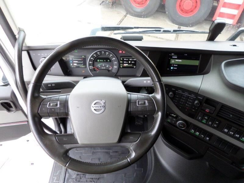 Interior photo 1: شاحنة جرار Volvo FH 540 6x2 Interior photo 1: شاحنة جرار Volvo FH 540 6x2