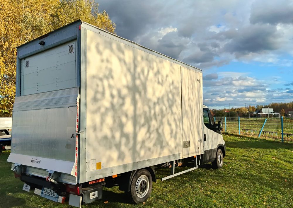 Iveco Daily 35S16 - الشاحنات الصغيرة صندوق مغلق: صور 5 Iveco Daily 35S16 - الشاحنات الصغيرة صندوق مغلق: صور 5