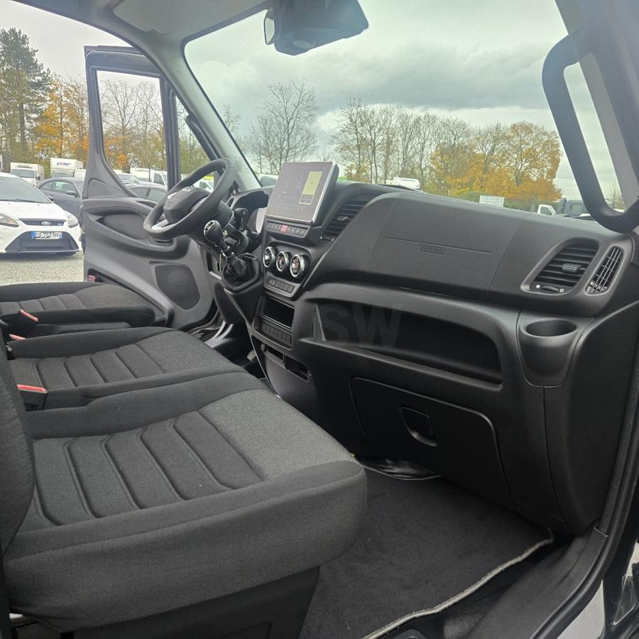 Iveco Daily 35C18 - سيارة السحب للتصليح: صور 5 Iveco Daily 35C18 - سيارة السحب للتصليح: صور 5