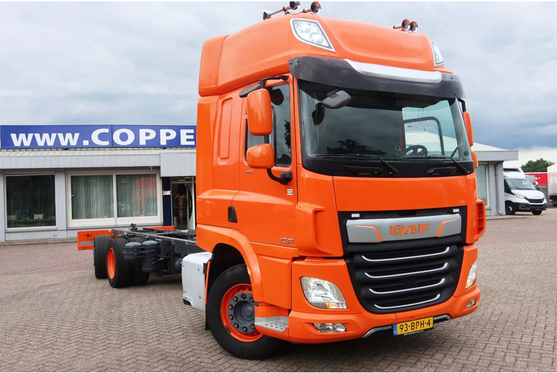 DAF CF 450 Chassis Cabine Slaap Cabine 2x Bed - الشاسيه شاحنة: صور 2 DAF CF 450 Chassis Cabine Slaap Cabine 2x Bed - الشاسيه شاحنة: صور 2