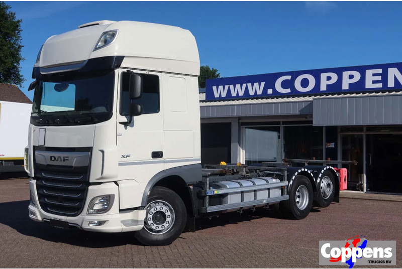 DAF XF 106.450 Wissellaadbaksysteem / Chassis - شاحنات الحاويات/ جسم علوي قابل للتغيير شاحنة: صور 1 DAF XF 106.450 Wissellaadbaksysteem / Chassis - شاحنات الحاويات/ جسم علوي قابل للتغيير شاحنة: صور 1