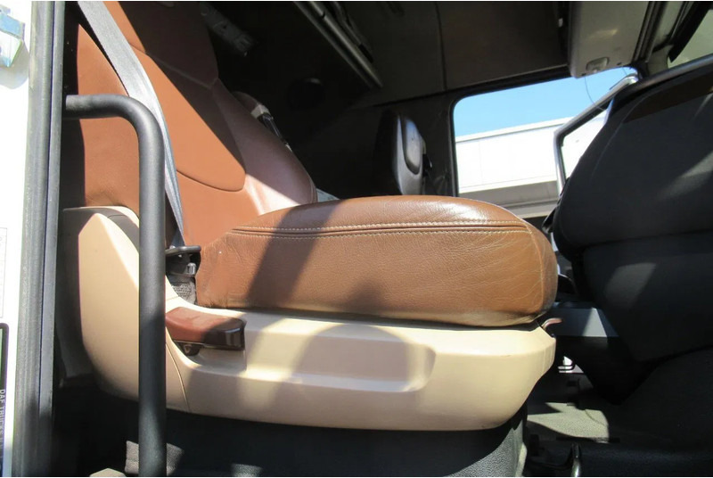 DAF XF 510 Fat 6x4 Euro 6 - شاحنة ذات الخطاف: صور 5 DAF XF 510 Fat 6x4 Euro 6 - شاحنة ذات الخطاف: صور 5